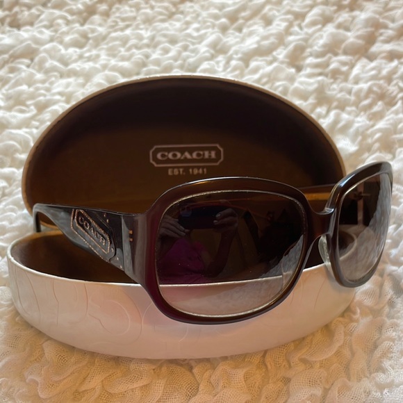 💕👀 VINTAGE AUTHENTIC Coach Sunglasses with Gold Stamp detailing. Beautiful!! - Picture 3 of 12